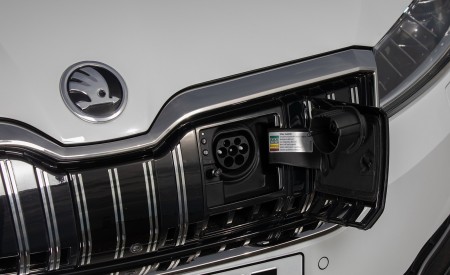 2020 Skoda Superb iV Plug-In Hybrid Charging Port Wallpapers 450x275 (56)