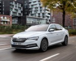 2020 Skoda Superb iV Plug-In Hybrid Front Three-Quarter Wallpapers 150x120 (2)