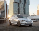 2020 Skoda Superb iV Plug-In Hybrid Front Three-Quarter Wallpapers 150x120