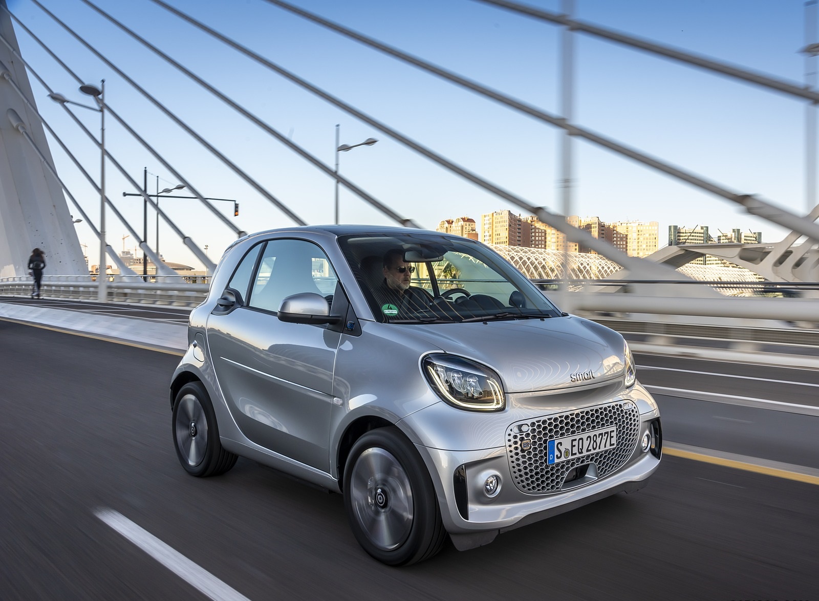 2020 Smart EQ ForTwo Coupe Prime Line (Color: Cool Silver) Front Three-Quarter Wallpapers #5 of 94