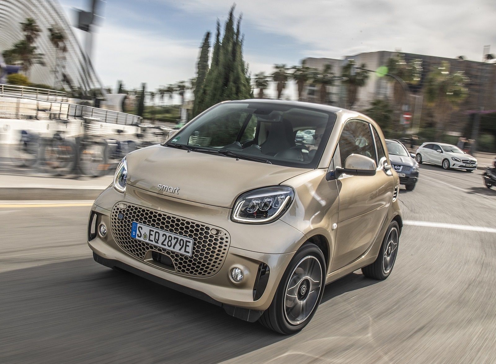 2020 Smart EQ ForTwo Coupe Pulse Line (Color: Gold Beige) Front Three-Quarter Wallpapers #44 of 94