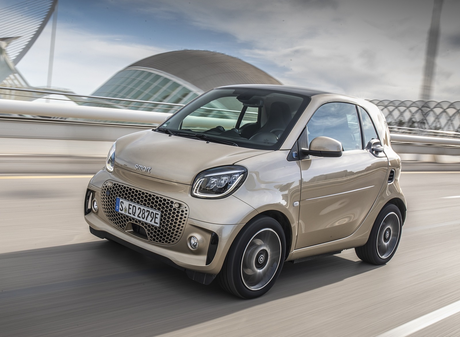 2020 Smart EQ ForTwo Coupe Pulse Line (Color: Gold Beige) Front Three-Quarter Wallpapers #46 of 94