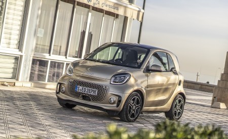 2020 Smart EQ ForTwo Coupe Pulse Line (Color: Gold Beige) Front Three-Quarter Wallpapers 450x275 (83)