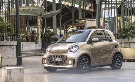 2020 Smart EQ ForTwo Coupe Pulse Line (Color: Gold Beige) Front Three-Quarter Wallpapers 450x275 (69)
