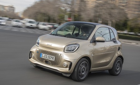 2020 Smart EQ ForTwo Coupe Pulse Line (Color: Gold Beige) Front Three-Quarter Wallpapers 450x275 (47)