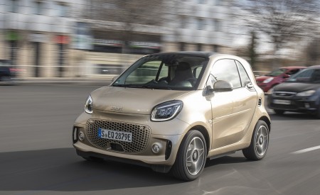 2020 Smart EQ ForTwo Coupe Pulse Line (Color: Gold Beige) Front Three-Quarter Wallpapers 450x275 (48)