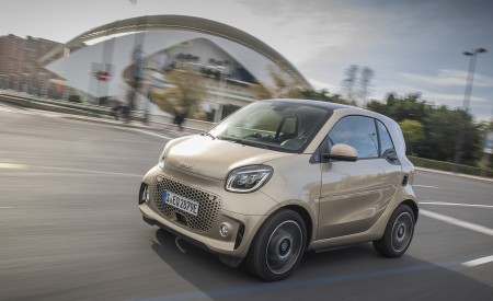 2020 Smart EQ ForTwo Coupe Pulse Line (Color: Gold Beige) Front Three-Quarter Wallpapers 450x275 (49)