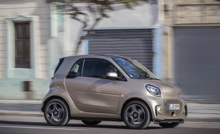 2020 Smart EQ ForTwo Coupe Pulse Line (Color: Gold Beige) Front Three-Quarter Wallpapers 450x275 (60)
