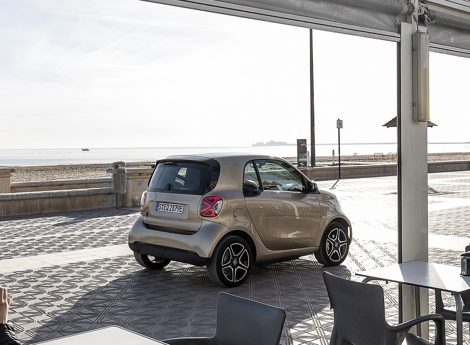 2020 Smart EQ ForTwo Coupe Pulse Line (Color: Gold Beige) Rear Three-Quarter Wallpapers #73 of 94