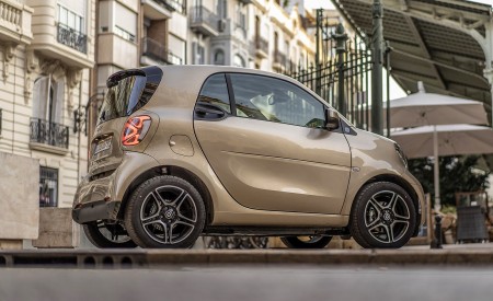 2020 Smart EQ ForTwo Coupe Pulse Line (Color: Gold Beige) Side Wallpapers 450x275 (77)