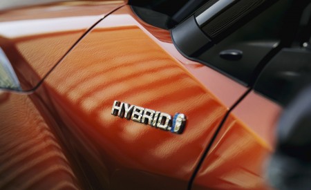 2020 Toyota C-HR Hybrid (Euro-Spec) Badge Wallpapers 450x275 (101)