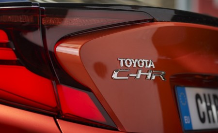 2020 Toyota C-HR Hybrid (Euro-Spec) Badge Wallpapers 450x275 (100)