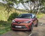 2020 Toyota C-HR Hybrid (Euro-Spec) Front Three-Quarter Wallpapers 150x120