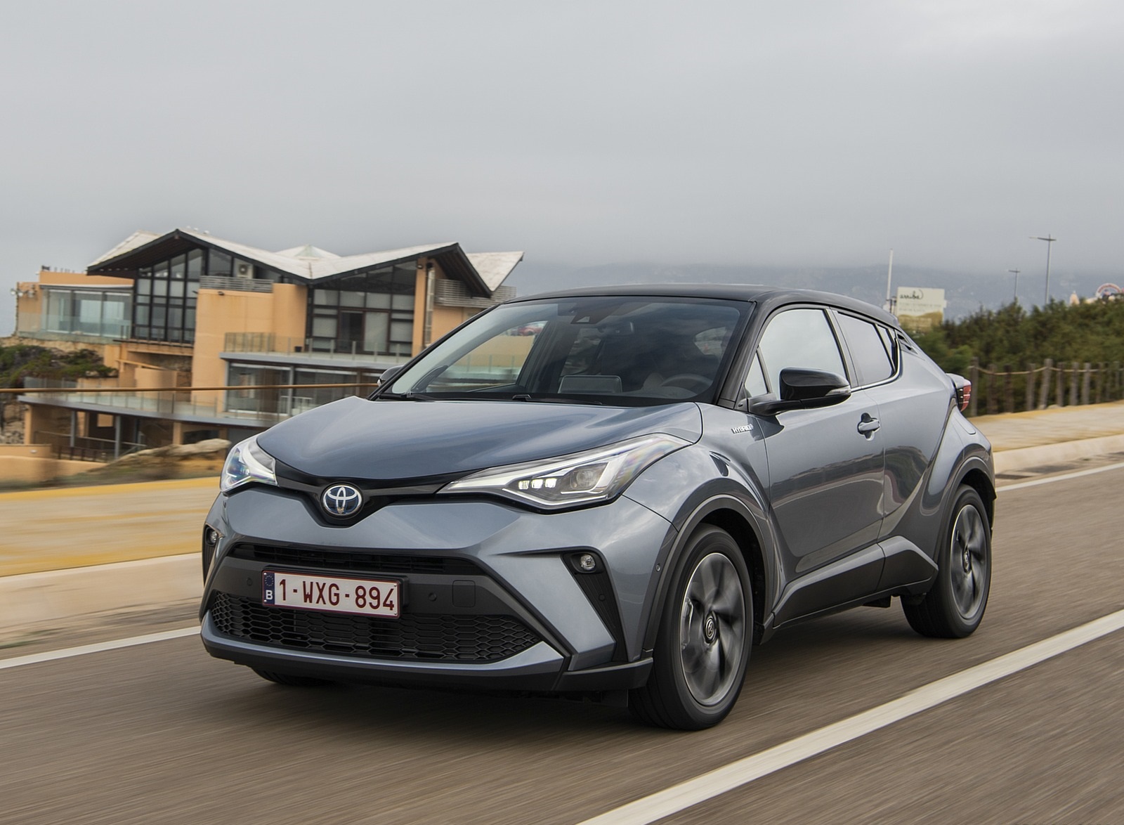 2020 Toyota C-HR Hybrid (Euro-Spec) Front Three-Quarter Wallpapers #142 of 168