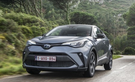 2020 Toyota C-HR Hybrid (Euro-Spec) Front Wallpapers 450x275 (116)