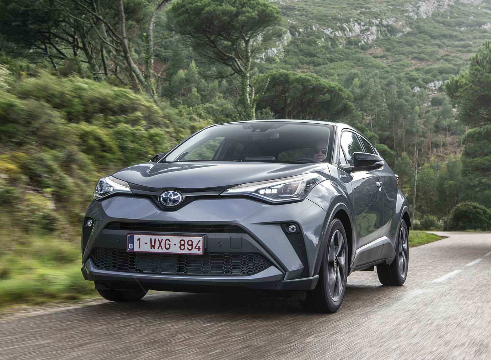 2020 Toyota C-HR Hybrid (Euro-Spec) Front Wallpapers #116 of 168