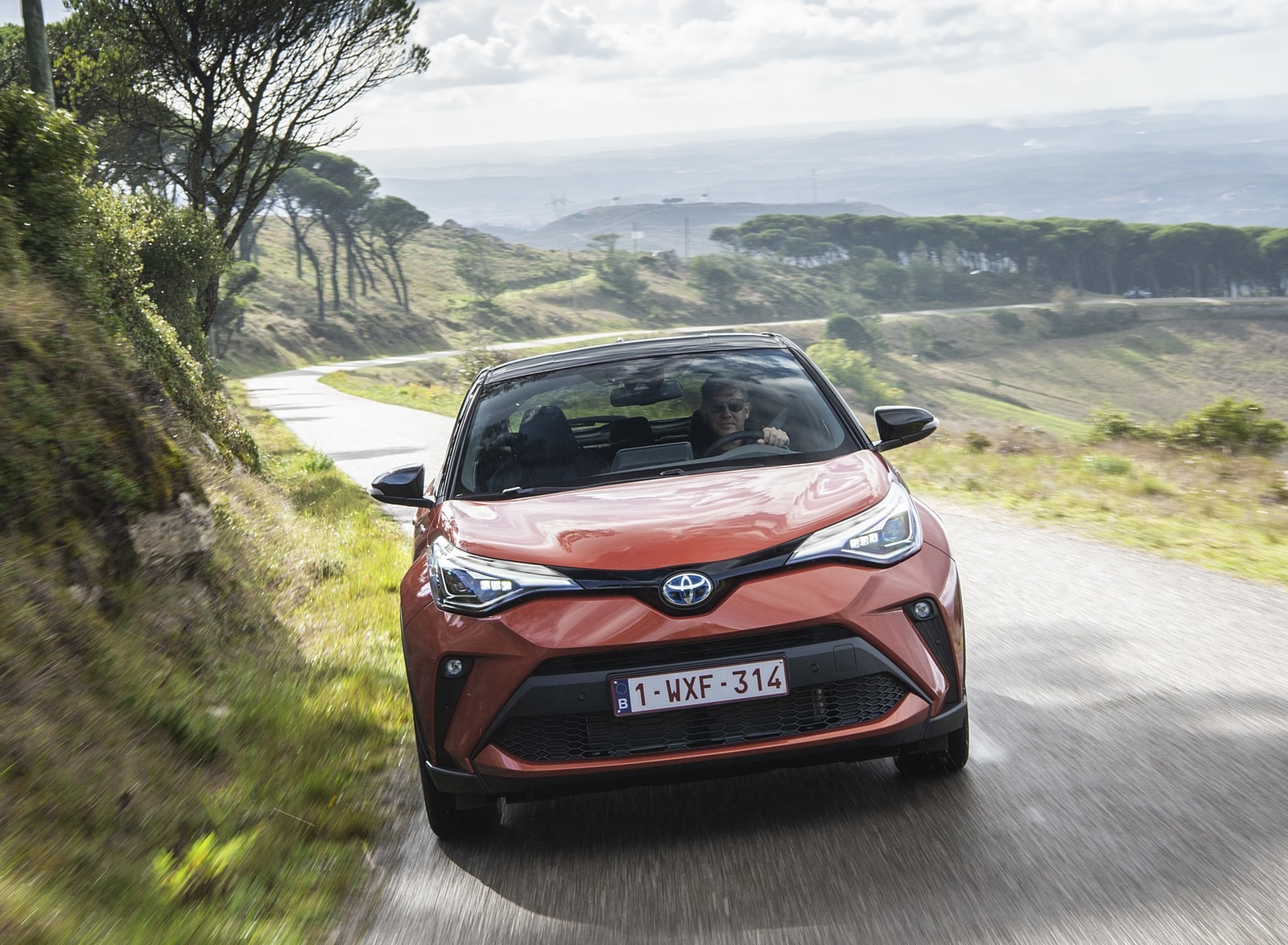 2020 Toyota C-HR Hybrid (Euro-Spec) Front Wallpapers #18 of 168