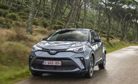 2020 Toyota C-HR Hybrid (Euro-Spec) Front Wallpapers 450x275 (118)