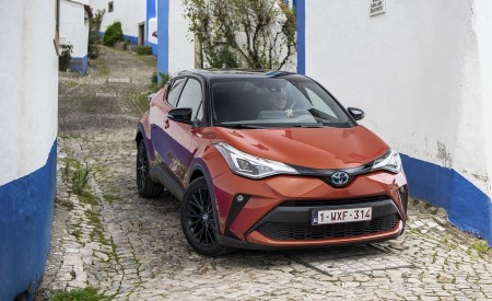 2020 Toyota C-HR Hybrid (Euro-Spec) Front Wallpapers 450x275 (52)