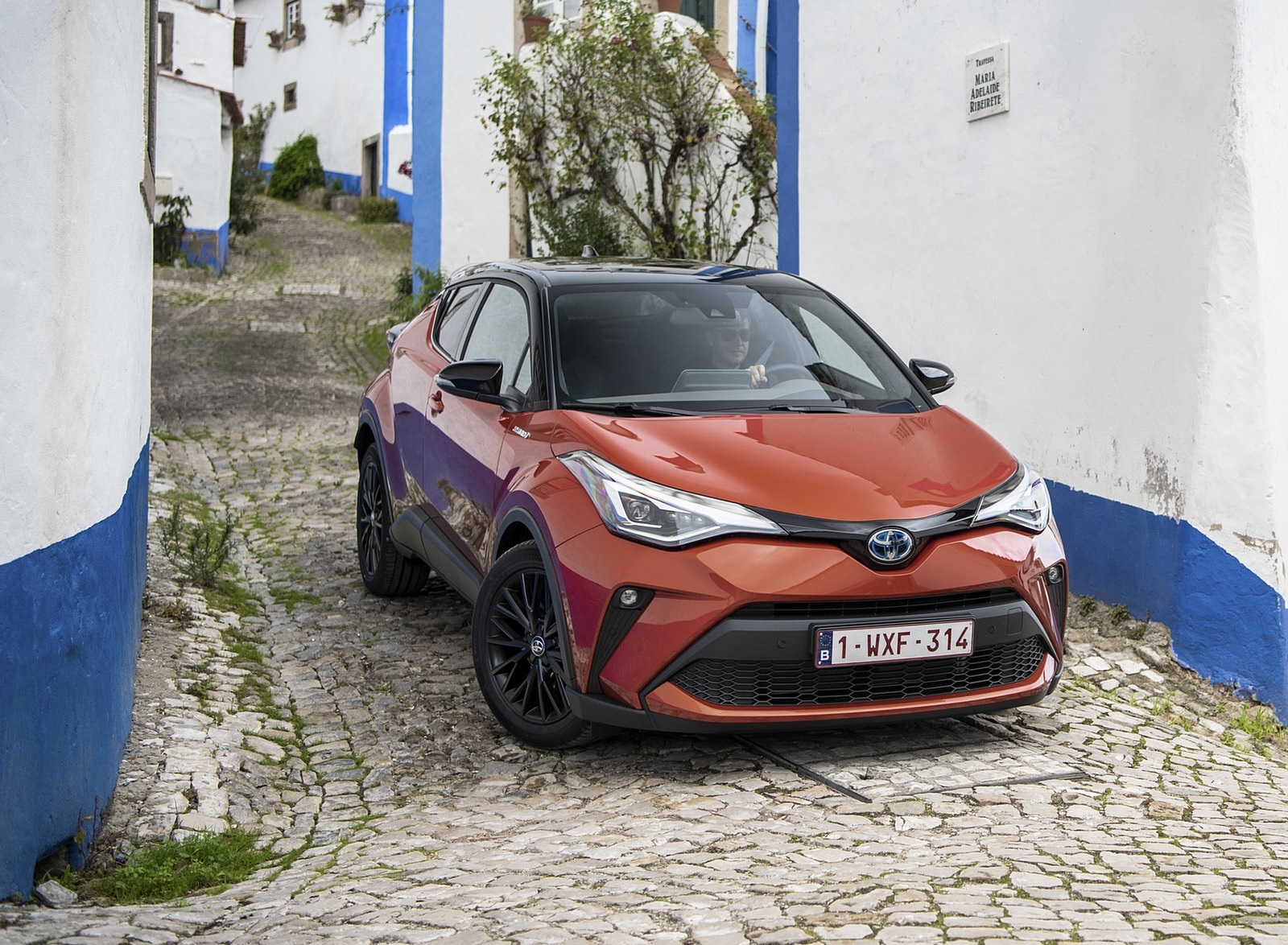 2020 Toyota C-HR Hybrid (Euro-Spec) Front Wallpapers #52 of 168