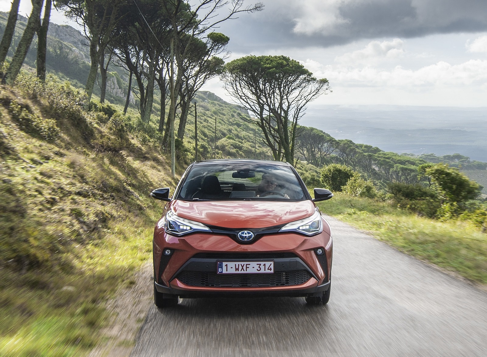 2020 Toyota C-HR Hybrid (Euro-Spec) Front Wallpapers #21 of 168