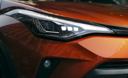 2020 Toyota C-HR Hybrid (Euro-Spec) Headlight Wallpapers 450x275 (97)