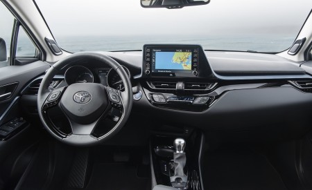 2020 Toyota C-HR Hybrid (Euro-Spec) Interior Cockpit Wallpapers 450x275 (165)