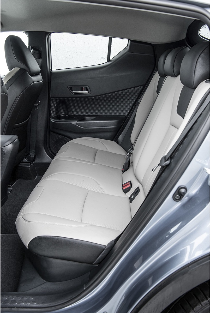 2020 Toyota C-HR Hybrid (Euro-Spec) Interior Rear Seats Wallpapers #167 of 168