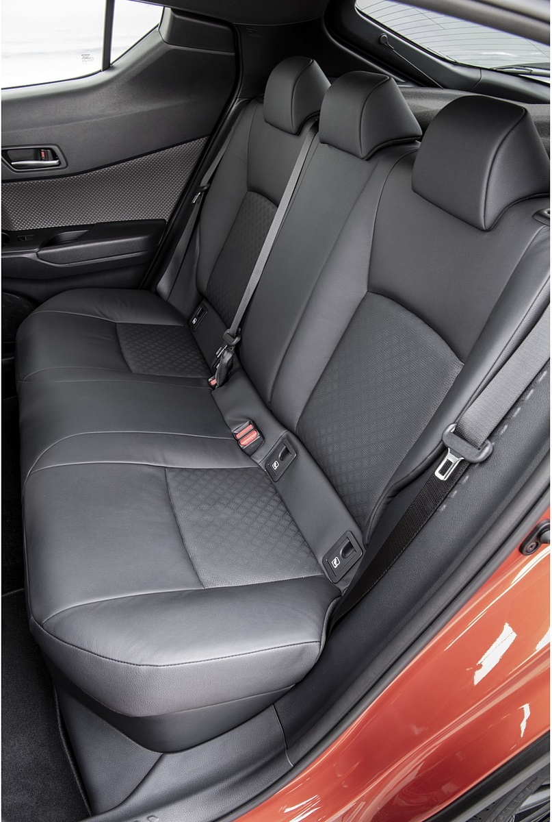 2020 Toyota C-HR Hybrid (Euro-Spec) Interior Rear Seats Wallpapers #82 of 168