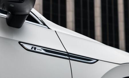 2020 Volkswagen Arteon SEL R-Line Edition (US-Spec) Detail Wallpapers 450x275 (15)