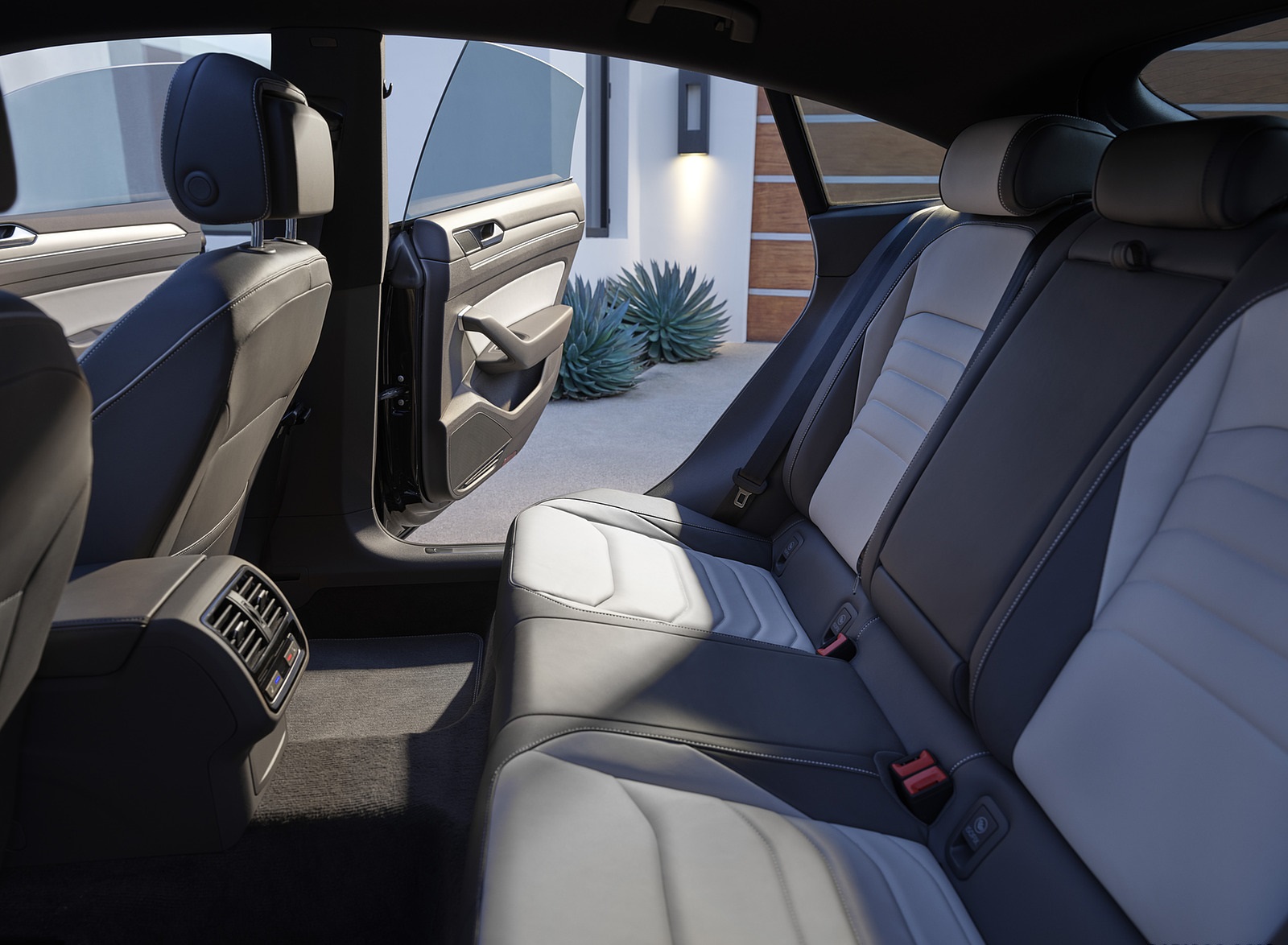 2020 Volkswagen Arteon SEL R-Line Edition (US-Spec) Interior Rear Seats Wallpapers #17 of 37