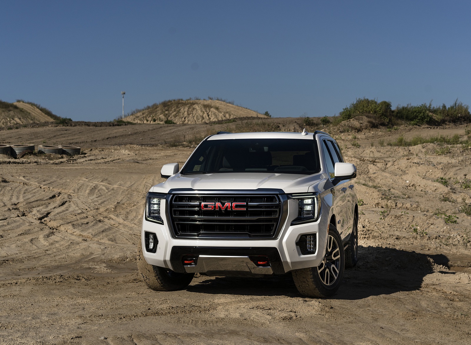 2021 GMC Yukon AT4 Front Wallpapers (1)