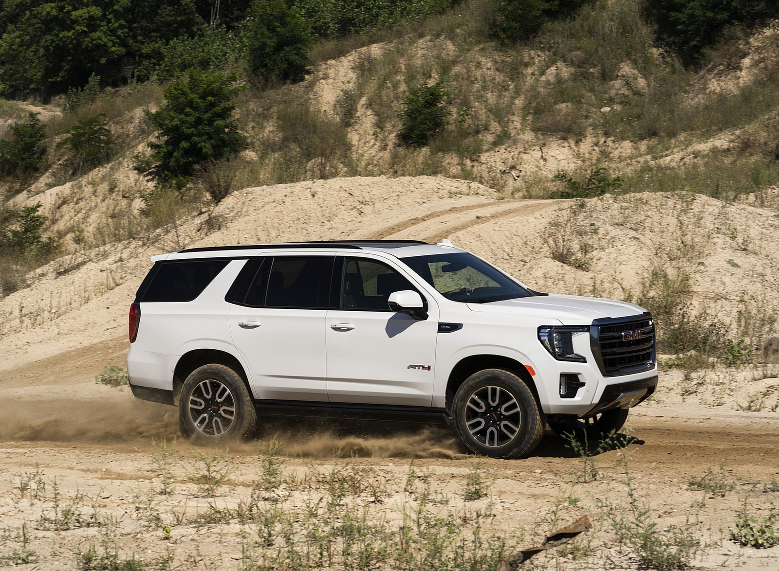 2021 GMC Yukon AT4 Side Wallpapers (5)