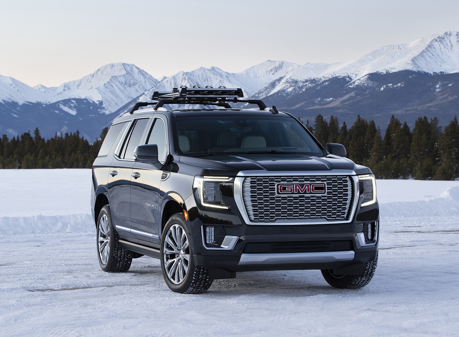 2021 GMC Yukon Denali Front Three-Quarter Wallpapers (7)