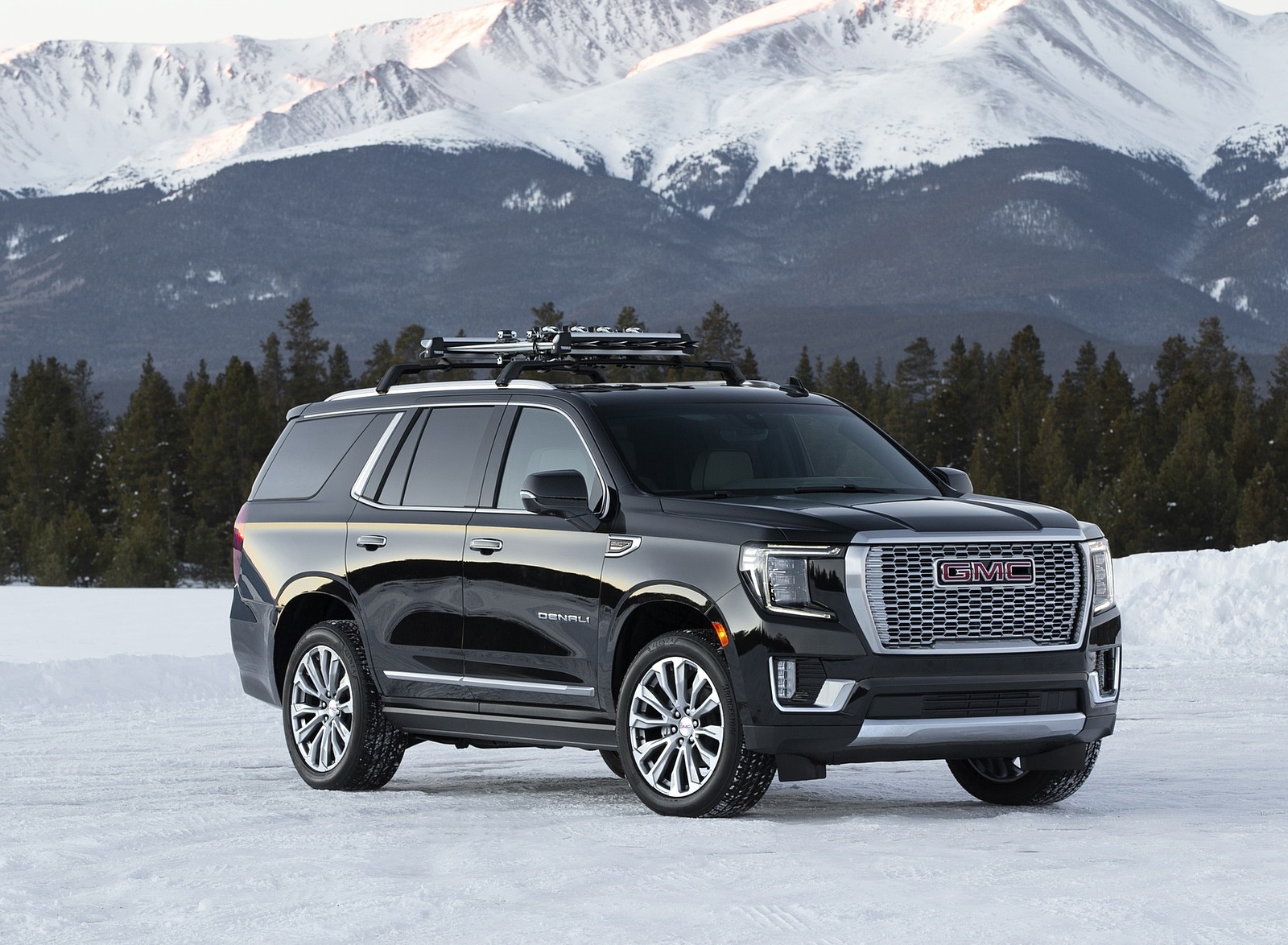 2021 GMC Yukon Denali Front Three-Quarter Wallpapers #9 of 71