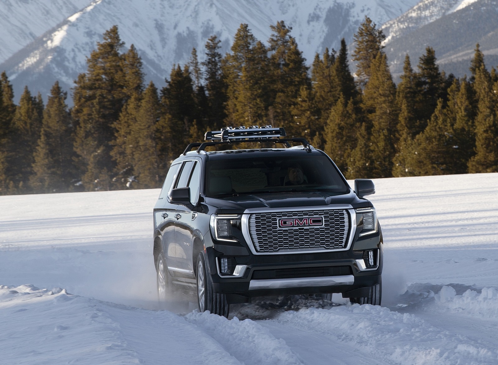 2021 GMC Yukon Denali In Snow Wallpapers (10)