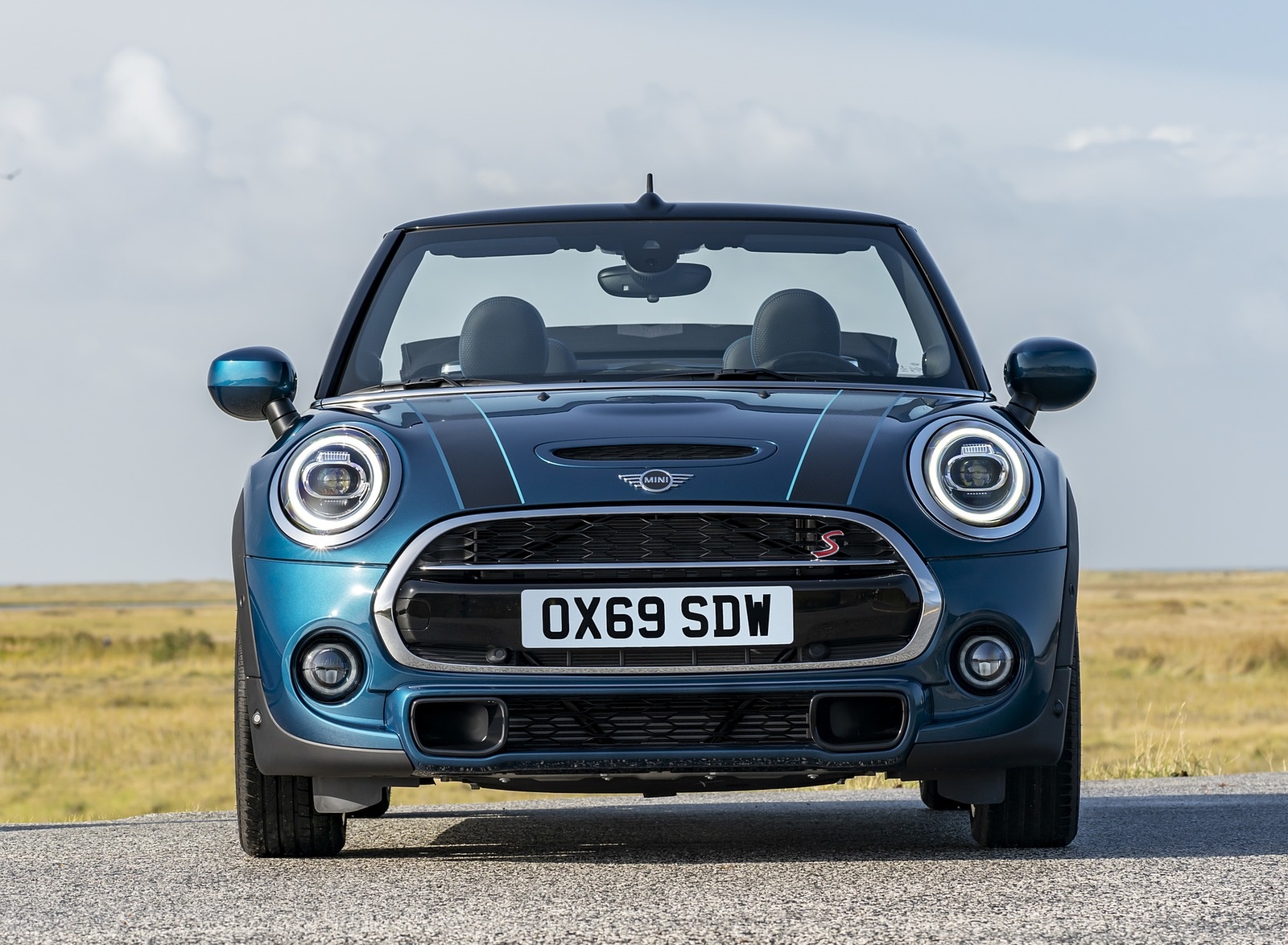 2021 MINI Convertible Sidewalk Edition Front Wallpapers #17 of 37