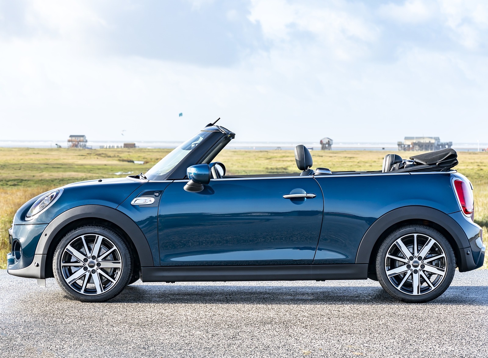 2021 MINI Convertible Sidewalk Edition Side Wallpapers #20 of 37