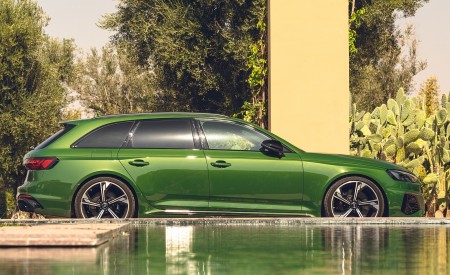 2020 Audi RS 4 Avant Side Wallpapers 450x275 (112)