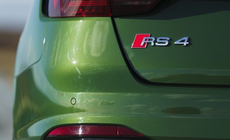 2020 Audi RS 4 Avant (UK-Spec) Detail Wallpapers 450x275 (133)