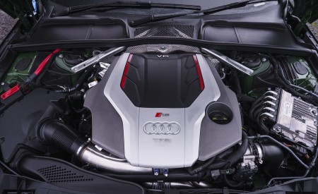 2020 Audi RS 4 Avant (UK-Spec) Engine Wallpapers 450x275 (138)