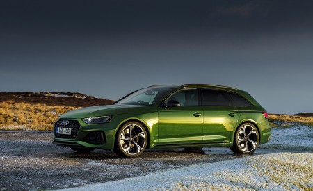 2020 Audi RS 4 Avant (UK-Spec) Front Three-Quarter Wallpapers 450x275 (110)