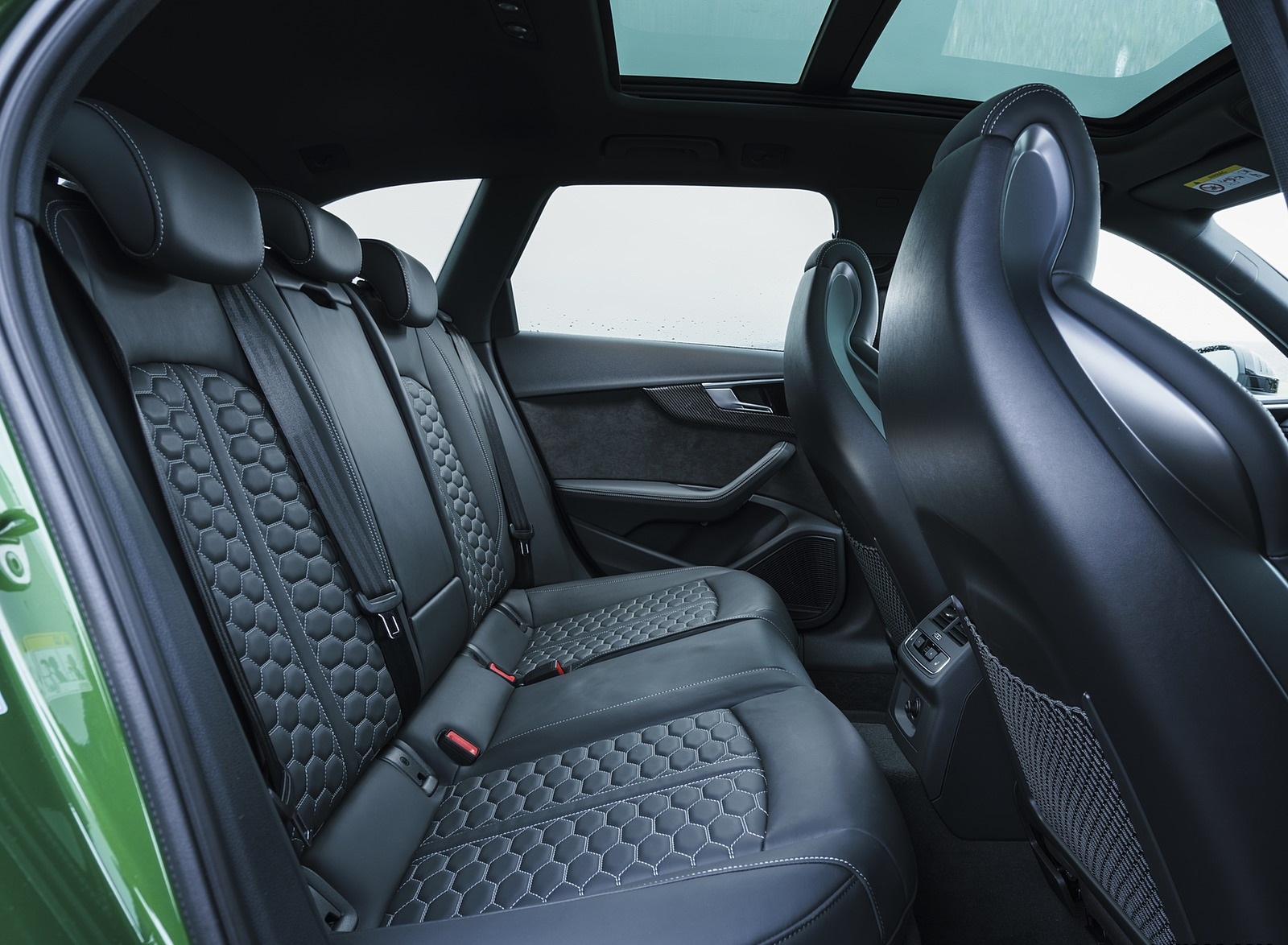 2020 Audi RS 4 Avant (UK-Spec) Interior Rear Seats Wallpapers #164 of 169
