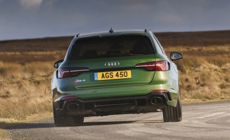 2020 Audi RS 4 Avant (UK-Spec) Rear Wallpapers 450x275 (101)