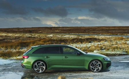 2020 Audi RS 4 Avant (UK-Spec) Side Wallpapers 450x275 (103)