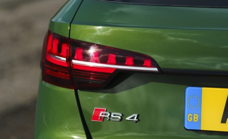 2020 Audi RS 4 Avant (UK-Spec) Tail Light Wallpapers 450x275 (129)