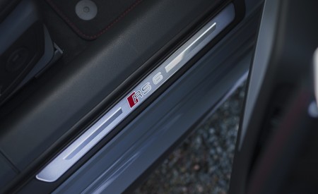 2020 Audi RS 6 Avant (UK-Spec) Door Sill Wallpapers 450x275 (114)