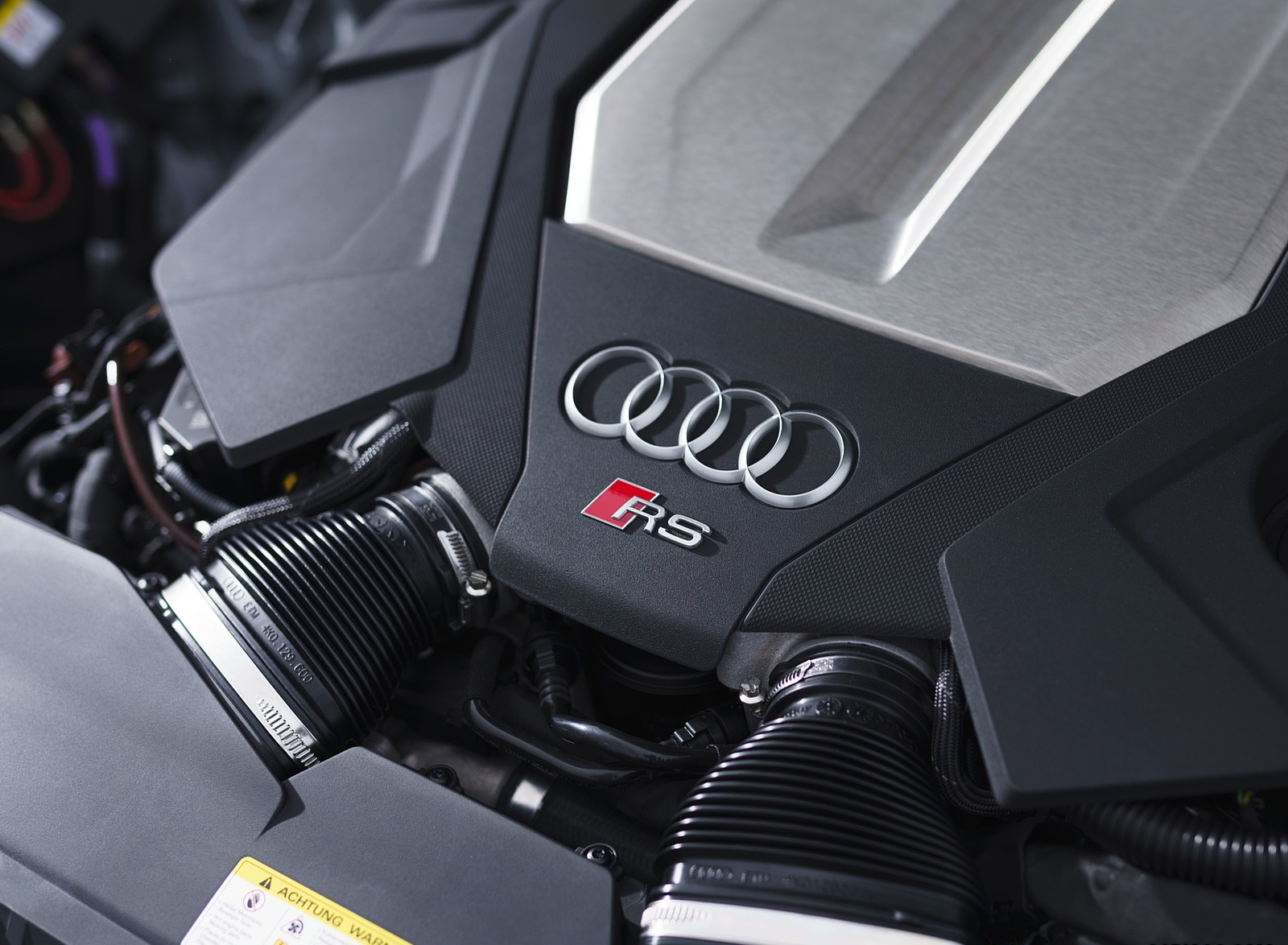 2020 Audi RS 6 Avant (UK-Spec) Engine Wallpapers #107 of 146