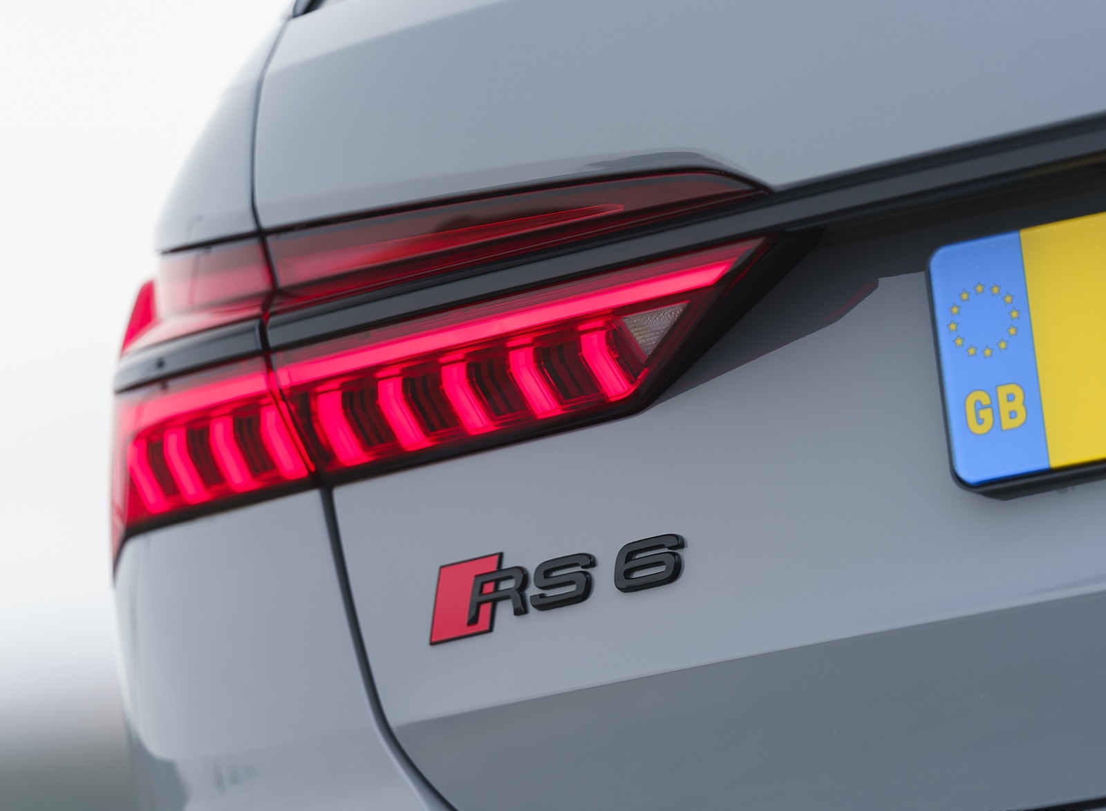 2020 Audi RS 6 Avant (UK-Spec) Tail Light Wallpapers #98 of 146