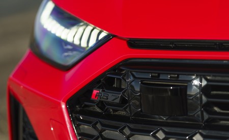 2020 Audi RS 7 Sportback (UK-Spec) Headlight Wallpapers 450x275 (52)